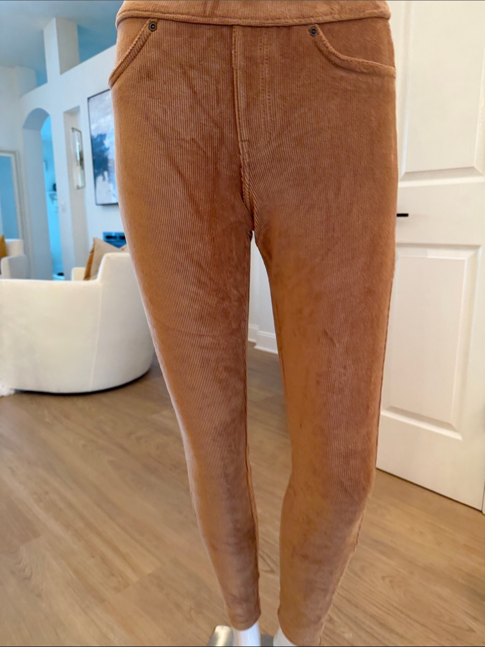 HUE Women's Corduroy-Look Leggings in Camel Brown